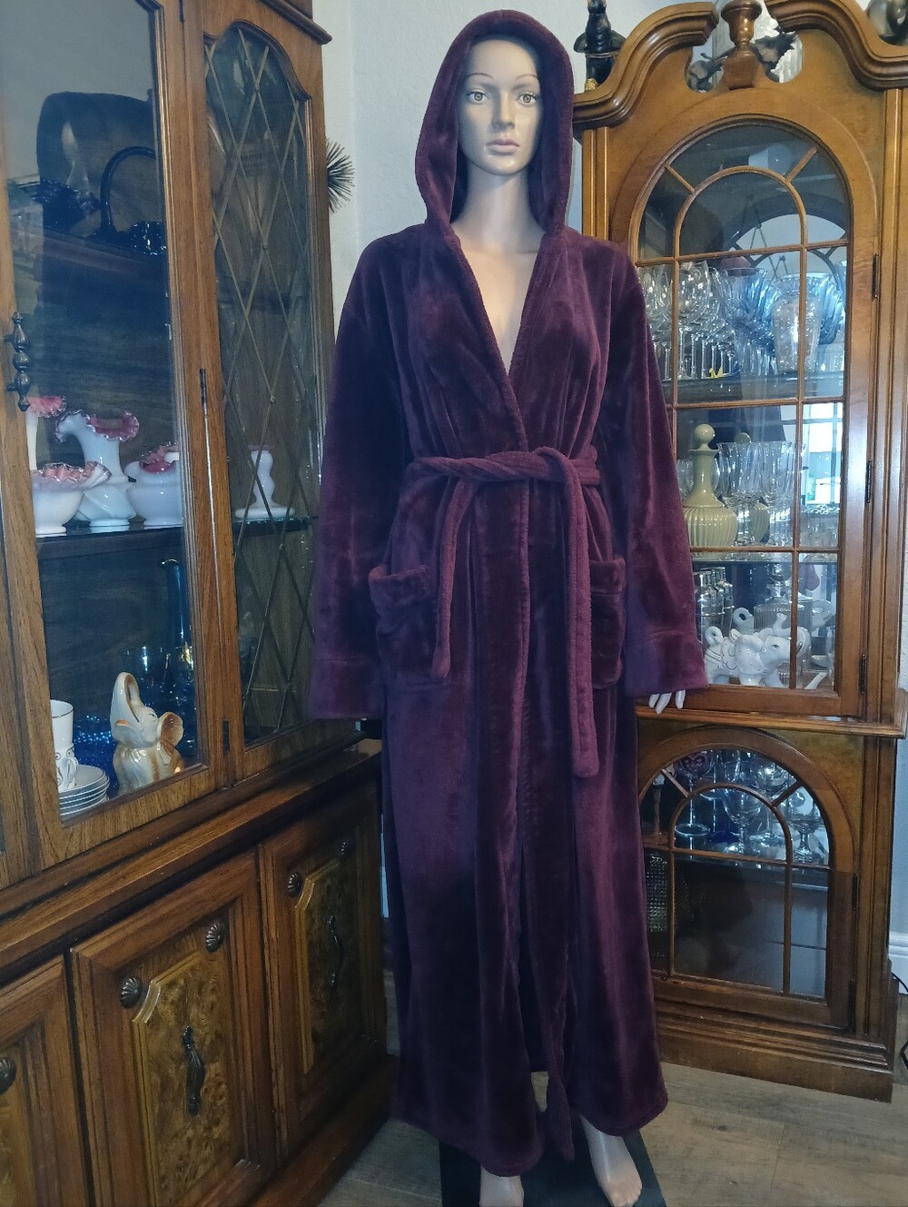 Plush Hooded Women's Bathrobe - Deep Plum/Burgundy